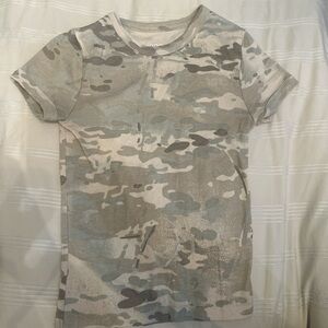 BDG  Camo T-Shirt - Gray and White